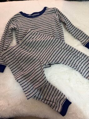 GAP Grey and Navy Striped 3T boys Pajama Set